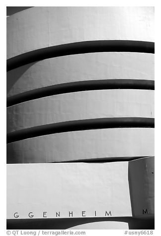 Facade detail, Solomon R Guggenheim Museum. NYC, New York, USA (black and white)