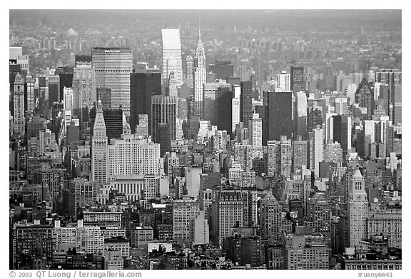 Forest of skycrapers of Upper Manhattan, seen from the World Trade Center. NYC, New York, USA (black and white)