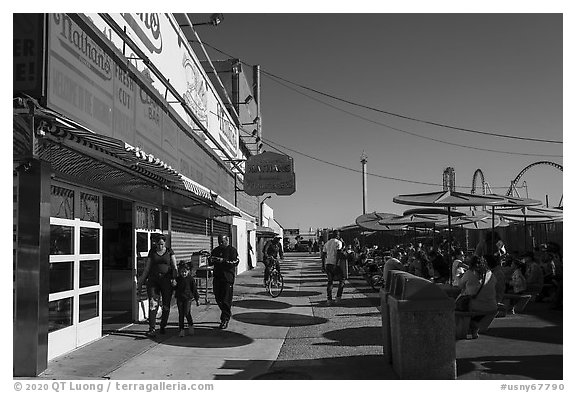 Nathans, Coney Island. New York, USA (black and white)