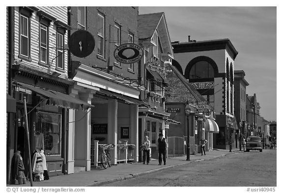 Street with old buildings. Newport, Rhode Island, USA (black and white)