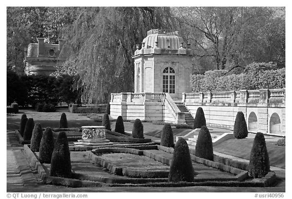 Pavilions and formal garden, The Elms. Newport, Rhode Island, USA