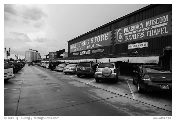 Wall Drug Store, Wall. South Dakota, USA (black and white)