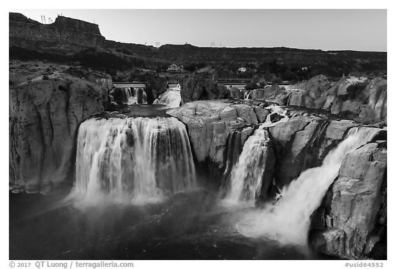 Shoshone Falls site. Idaho, USA (black and white)