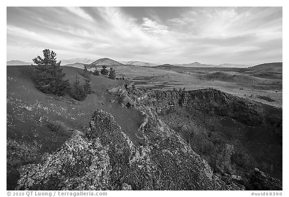 Echo Crater colorful cinders and walls. Craters of the Moon National Monument and Preserve, Idaho, USA (black and white)