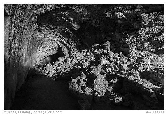 Bear Trap Cave lava tube. Craters of the Moon National Monument and Preserve, Idaho, USA (black and white)