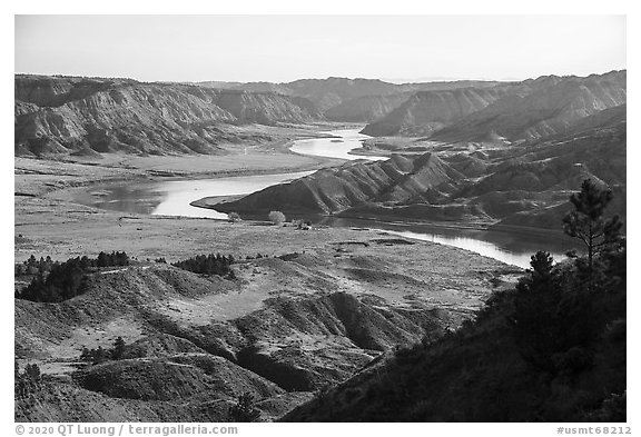 Missouri River valley in autumn. Upper Missouri River Breaks National Monument, Montana, USA (black and white)