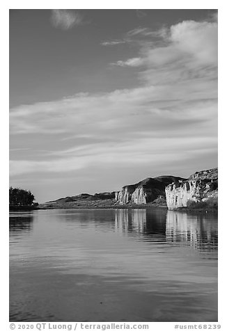 River bordered by sandstone cliffs. Upper Missouri River Breaks National Monument, Montana, USA (black and white)