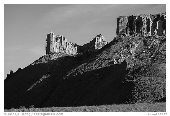 Cliffs with Hole-in-the-Wall from base. Upper Missouri River Breaks National Monument, Montana, USA