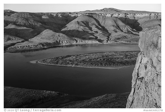 Hole-in-the-Wall cliff at sunset. Upper Missouri River Breaks National Monument, Montana, USA (black and white)