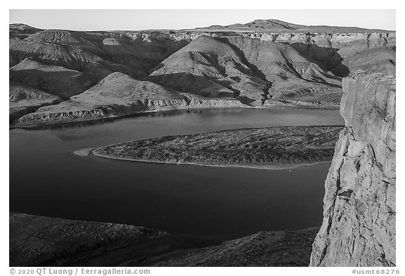 Hole-in-the-Wall cliff at sunset. Upper Missouri River Breaks National Monument, Montana, USA (black and white)