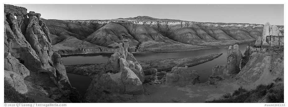 Hole-in-the-Wall. Upper Missouri River Breaks National Monument, Montana, USA