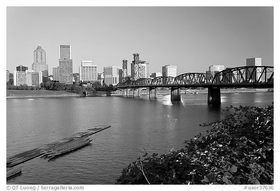 Hawthorne Bridge and Portland Skyline. Portland, Oregon, USA (black and white)