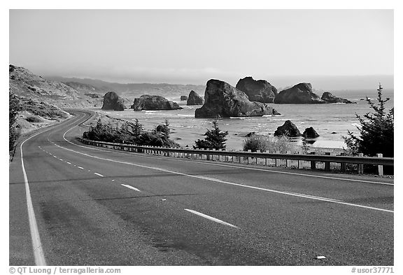 Highway and ocean, Pistol River State Park. Oregon, USA