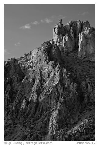 Ryolite pinnacles at sunset. Smith Rock State Park, Oregon, USA