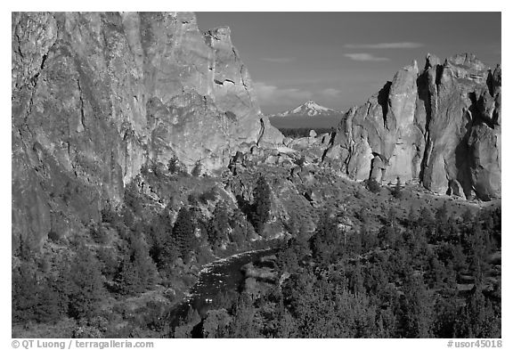 Oregon cascades seen through cliffs. Smith Rock State Park, Oregon, USA (black and white)