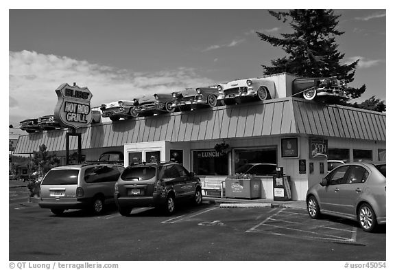 Hot Rod Grill, Florence. Oregon, USA (black and white)