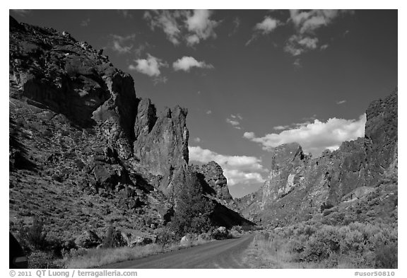 Scenic road below spires, Leslie Gulch. Oregon, USA