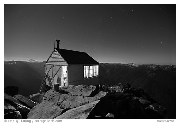 Fire lookout on Hidden Lake Peak by night. Washington