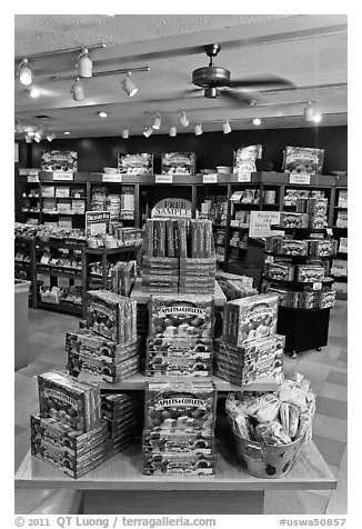 Boxes of Aplets and Cotlets in factory store, Cashmere. Washington (black and white)