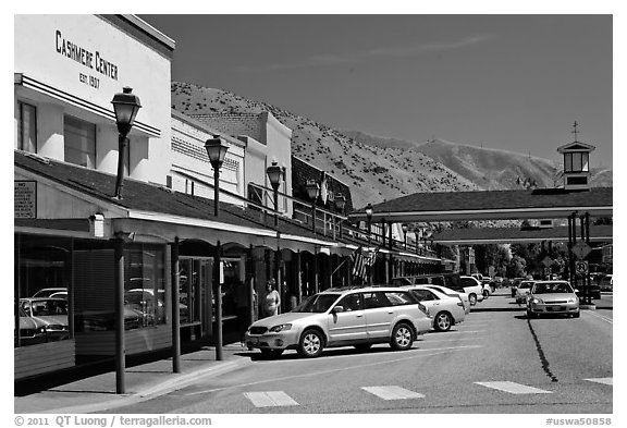 Main street, Cashmere. Washington (black and white)