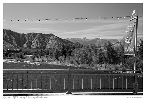 Wenatchee River, Cashmere. Washington (black and white)