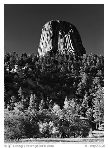 Devils Tower in autumn, Devils Tower National Monument. Wyoming, USA