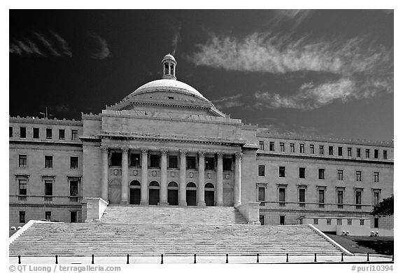 Capitol. San Juan, Puerto Rico (black and white)
