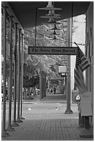 Gallery in front of the Selma Times Journal building. Selma, Alabama, USA (black and white)