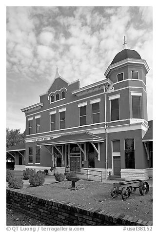 Old depot museum. Selma, Alabama, USA (black and white)