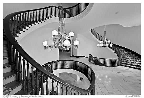 Freestanding circular stairway, state capitol. Montgomery, Alabama, USA (black and white)