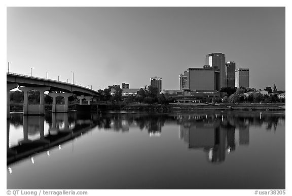 Bridge and skyline at dawn. Little Rock, Arkansas, USA (black and white)