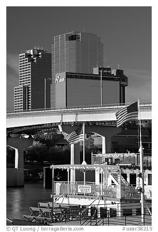 Riverboat and skyline. Little Rock, Arkansas, USA (black and white)