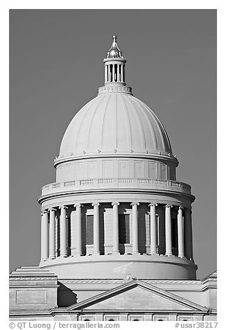 Dome of the Arkansas State Capitol. Little Rock, Arkansas, USA (black and white)