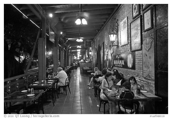 Outdoor dining at Cuban restaurant, Mallory Square. Key West, Florida, USA