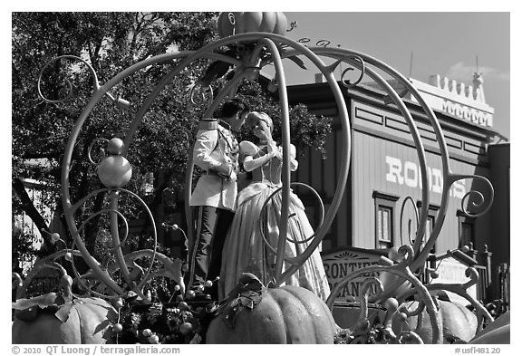 Cinderalla and prince characters on parade float. Orlando, Florida, USA (black and white)