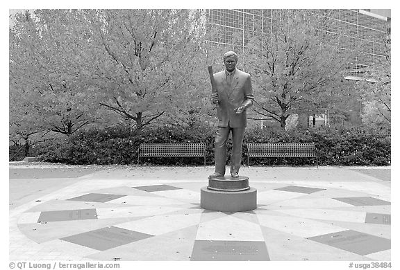Monument to William Porter Payne and fall colors, Centenial Olympic Park. Atlanta, Georgia, USA