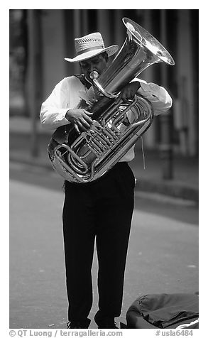 Street Musician, French Quarter. New Orleans, Louisiana, USA (black and white)