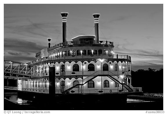 Horizon riverboat casino at dusk. Vicksburg, Mississippi, USA (black and white)
