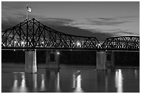 Bridge over the Mississippi river at dusk. Vicksburg, Mississippi, USA (black and white)