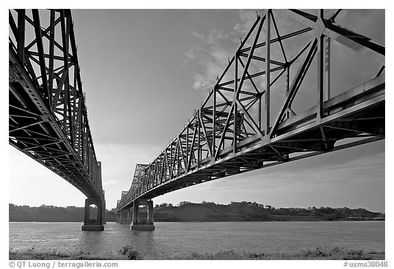 Bridges spanning the Mississippi River. Natchez, Mississippi, USA