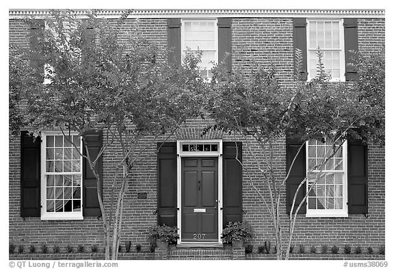 Facade of Gov Holmes house, later owned by Jefferson Davis. Natchez, Mississippi, USA (black and white)