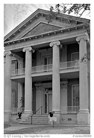 Magnolia Hall. Natchez, Mississippi, USA (black and white)