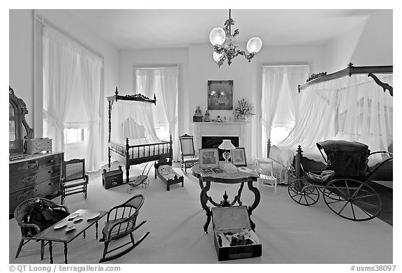 Children's room inside Rosalie. Natchez, Mississippi, USA (black and white)