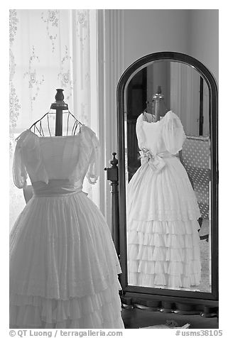 Dress and miror inside Rosalie. Natchez, Mississippi, USA (black and white)