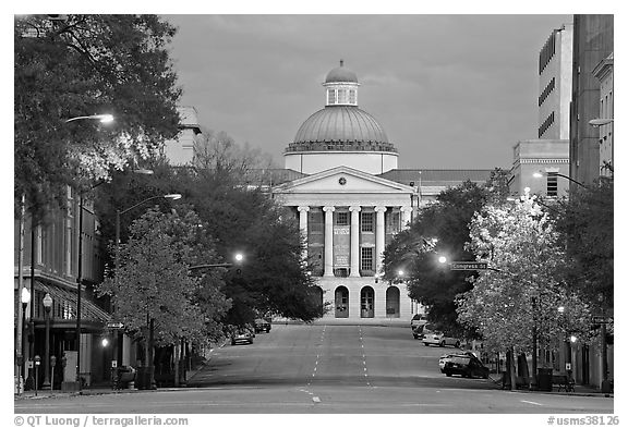 Street leading to Old Capitol at dusk. Jackson, Mississippi, USA (black and white)
