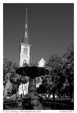 Fountain on Marion Square and church. Charleston, South Carolina, USA (black and white)