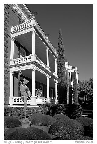 Gardens and Calhoon Mansion. Charleston, South Carolina, USA (black and white)
