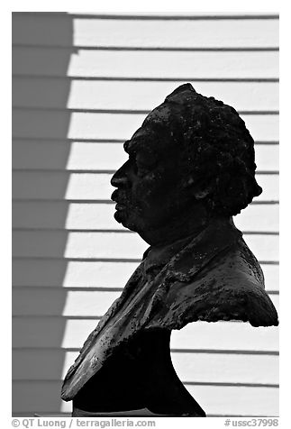 Robert Smalls memorial. Beaufort, South Carolina, USA (black and white)