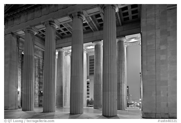 Columns of War memorial by night. Nashville, Tennessee, USA (black and white)