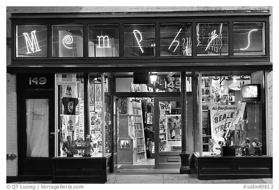 Memphis store on Beale Street by night. Memphis, Tennessee, USA (black and white)